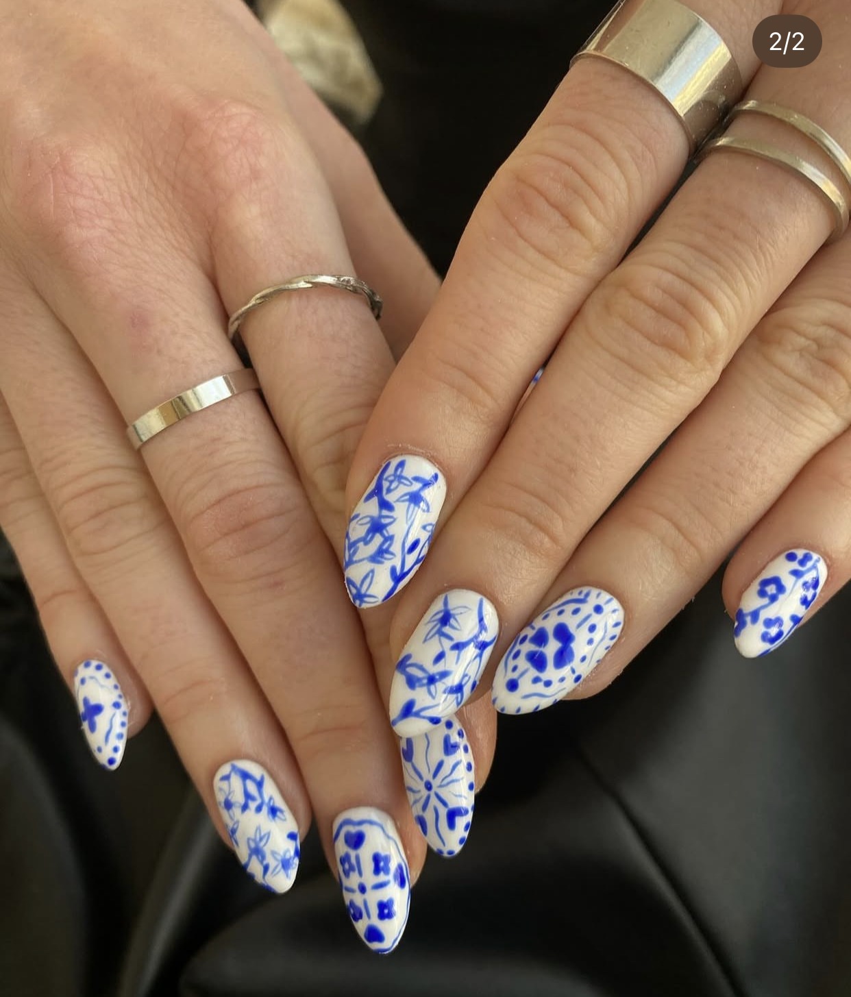 Design artistique unique sur ongles Bordeaux