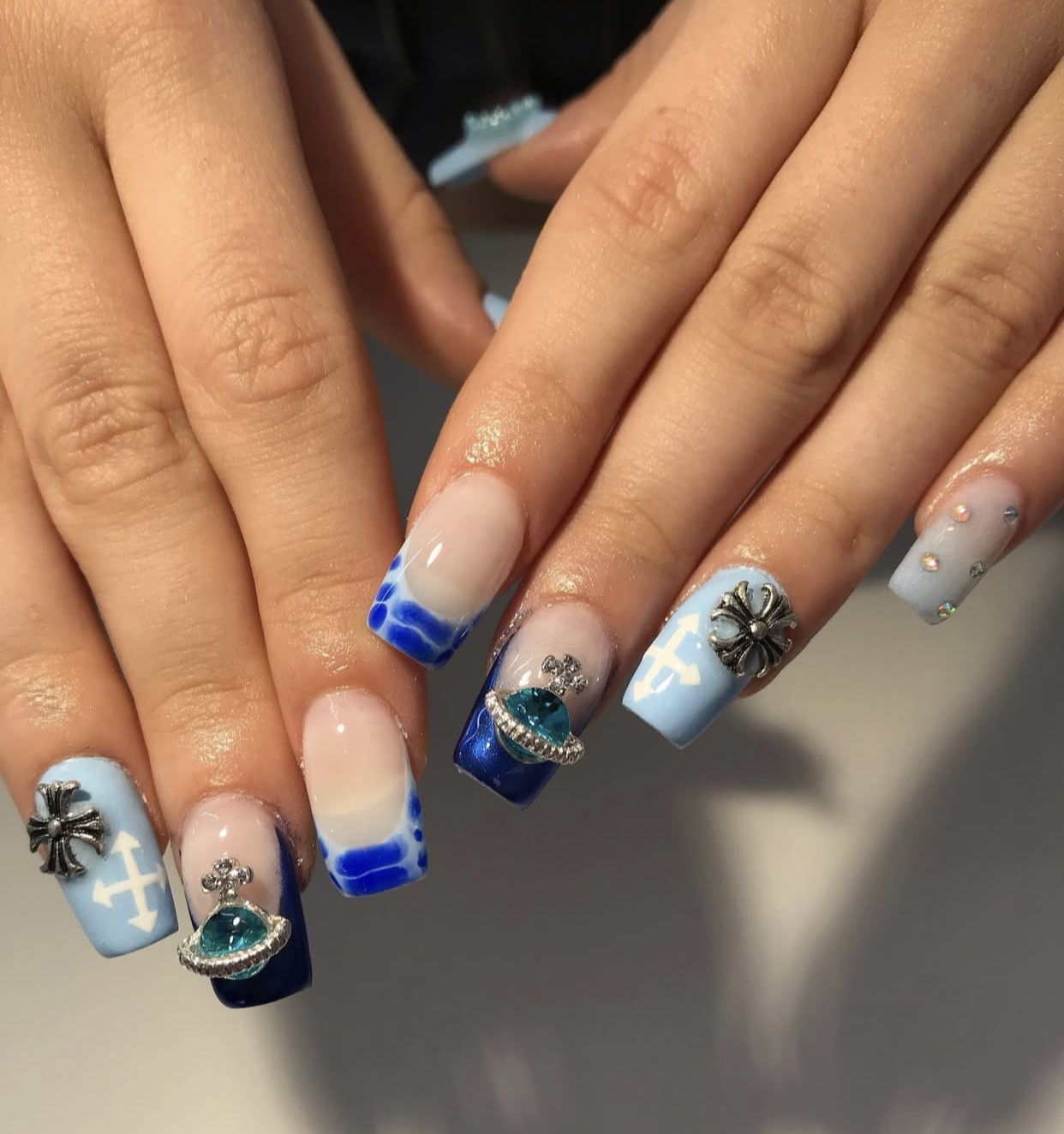 Nail art original Bordeaux