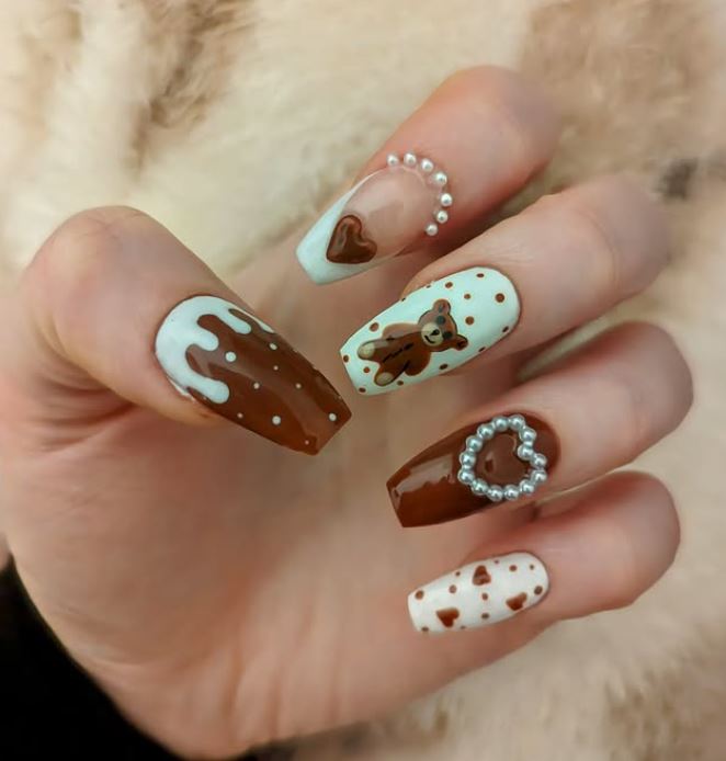 Nail art élégant Bordeaux